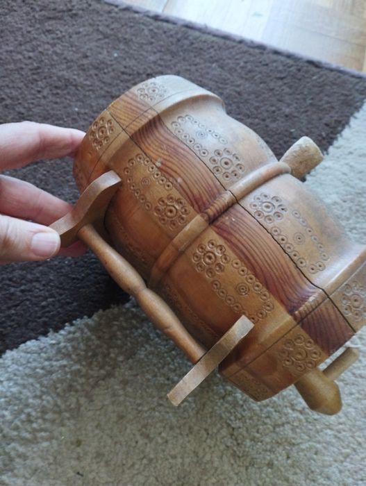 Beczka, beczułka z Albanii