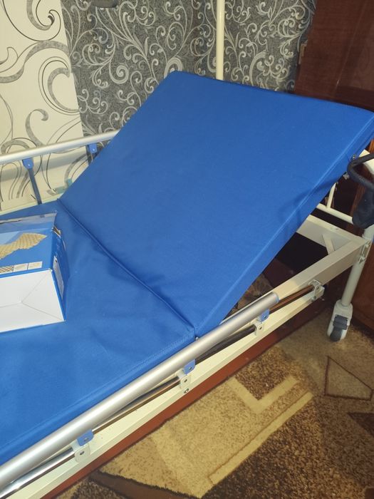 Медичне ліжко для лежачих хворих