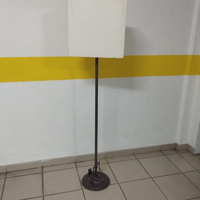 Candeeiro pé alto