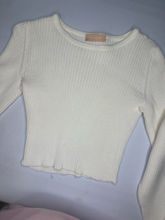 Дуже гарній теплий світер