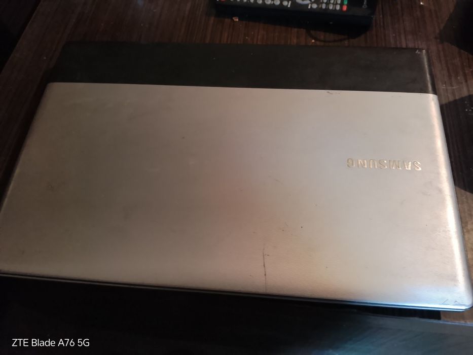 Sprzedam laptopa Samsunga RV520