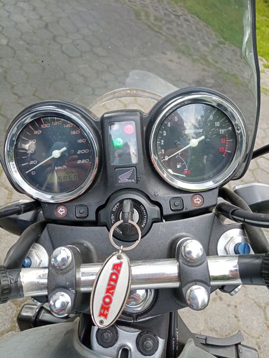 Motocykl Honda CBF 600