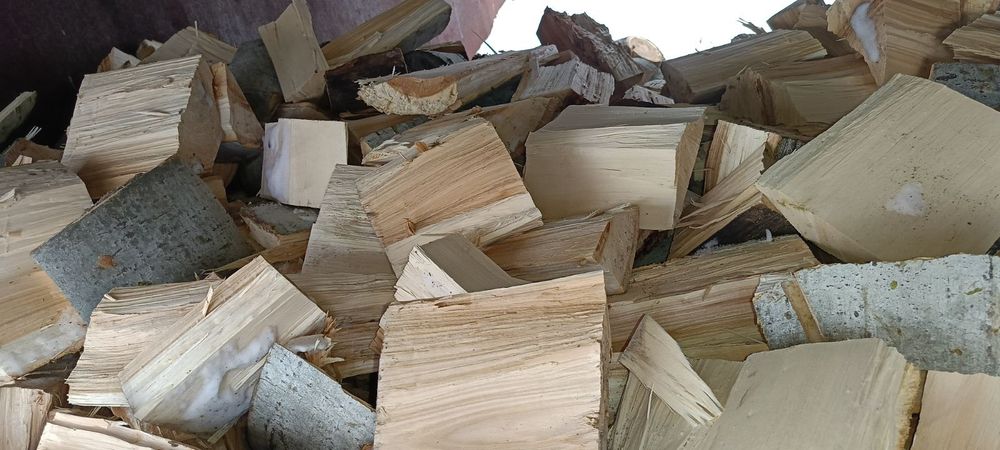 Продам дрова колоті  в мешках разных пород