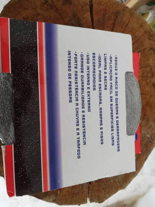 Fita adesiva antiderrapante