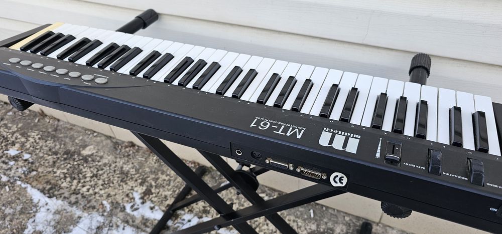 Midi клавіатура Roland РС300, 200/Miditech MT-61 .,б/у з Німеччини