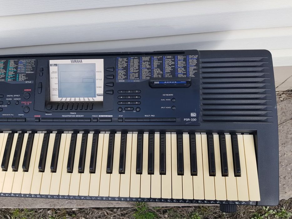 Синтезатор Yamaha PSR 330 б/у з Німеччини