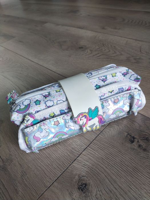 Kayet piórnik saszetka wielokomorowy pojemny tęcza jednorożec