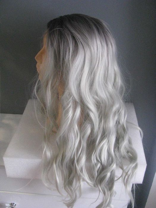 Peruka włosy syntetyczne falowane cold blond