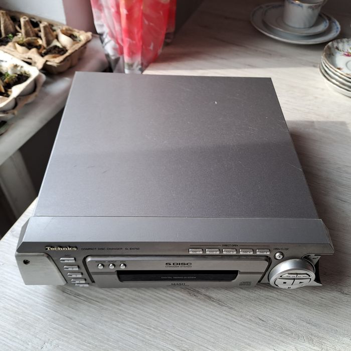 Odtwarzacz płyt Technics.