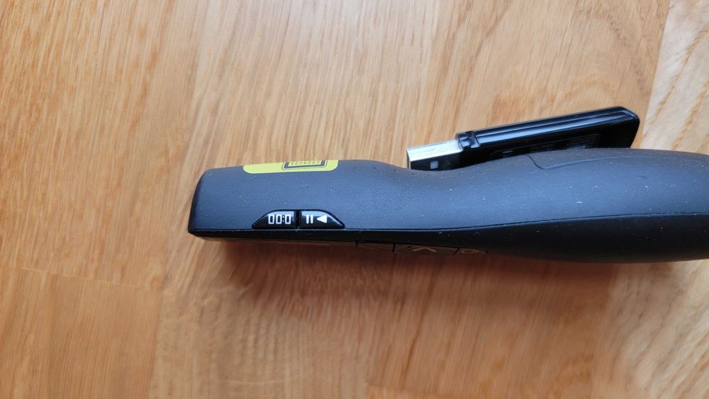 Професійний презентер Logitech Professional Presenter R800 (з чохлом)