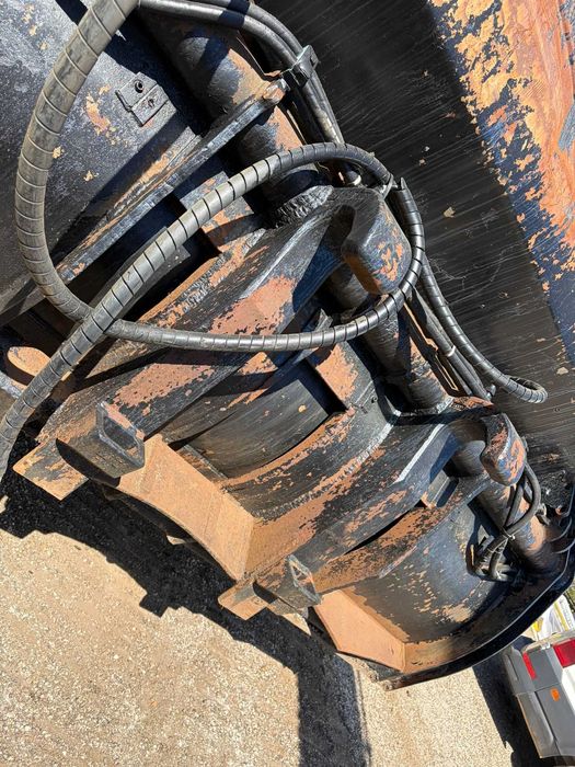 Balde de Descarga Elevada (High Tip) Engate Volvo 2.80m