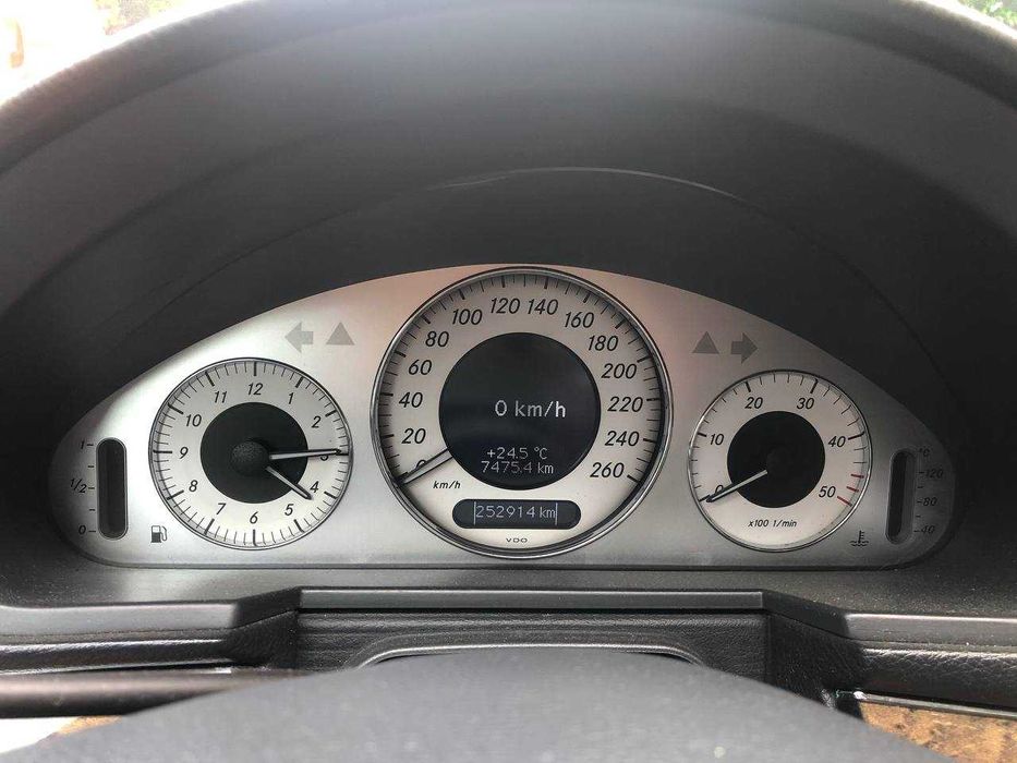 Mercedes-Benz E-211 3.2 CDI