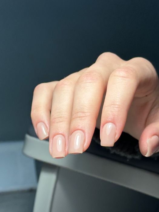 ТЕРМІНОВО Шукаю модель на манікюр