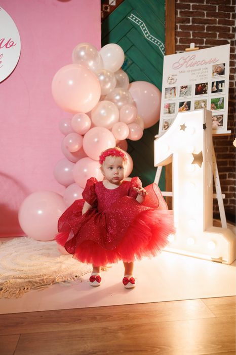 Продам платье , пинетки и повязку