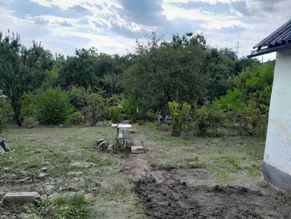 Дача 25 м. кв., уч. 6,7 сот. пр. Б. Хмельницкого. Печь. Вода. Свет.