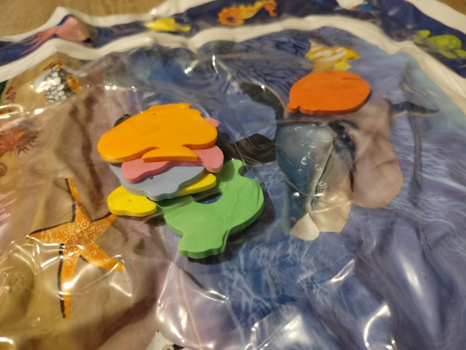 Mata wodna dla dziecka z rybkami