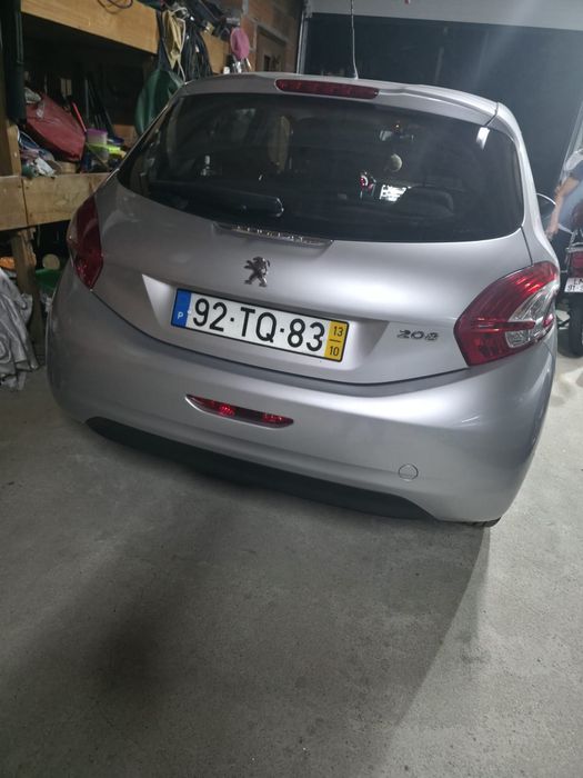 Peugeot 208 1.4 hdi — photo 2