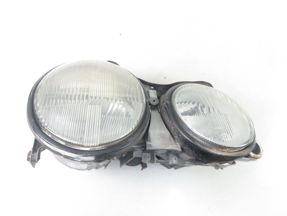 Lampa Prawa Przednia Mercedes Clk C208