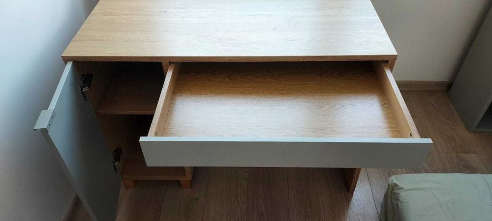 Zestaw mebli VOX - biurko, witryna, półka - nowa cena