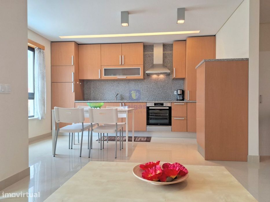 Apartamento T1 em condomínio privado com piscina, garagem, elevador, 1