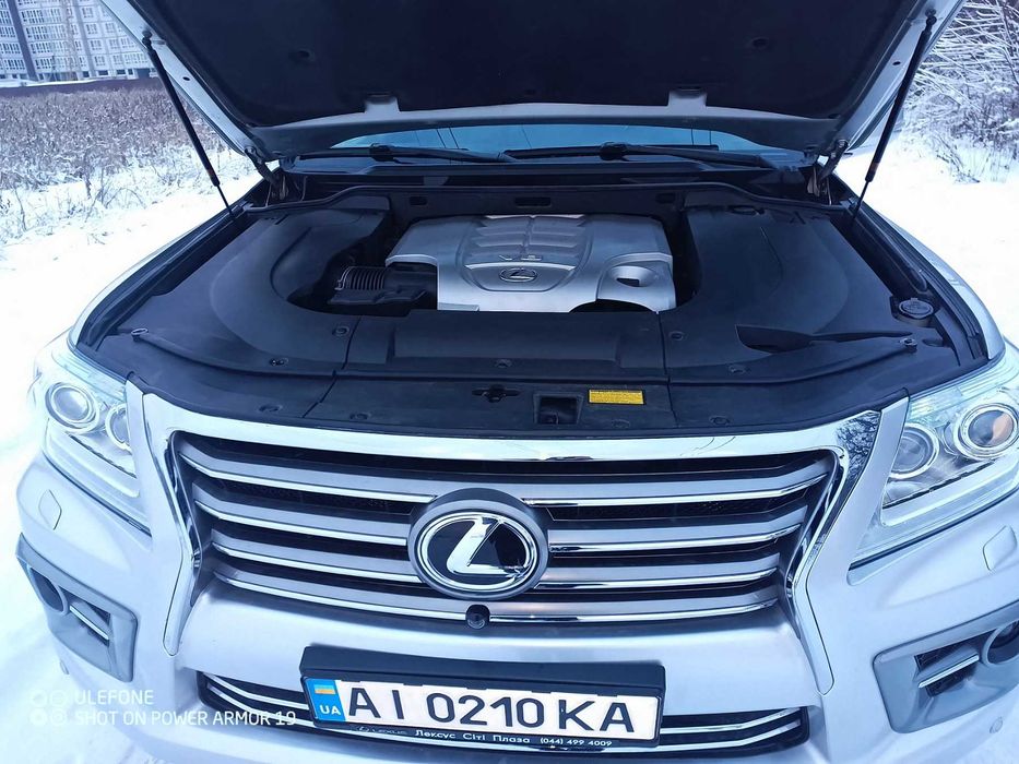 продам Лексус 570