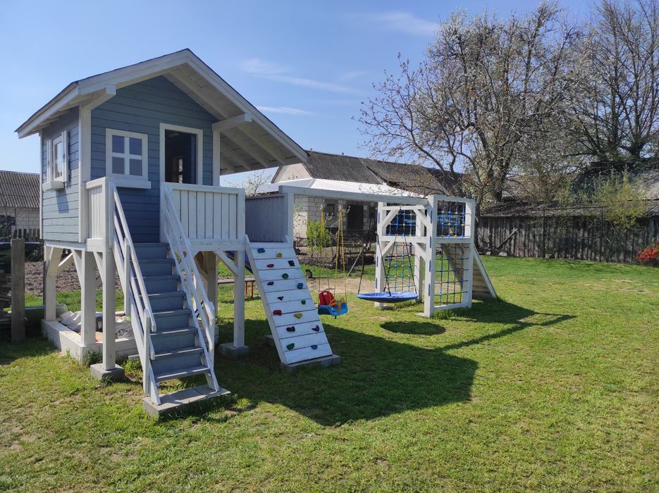 Projekt domku dla dzieci placu zabaw