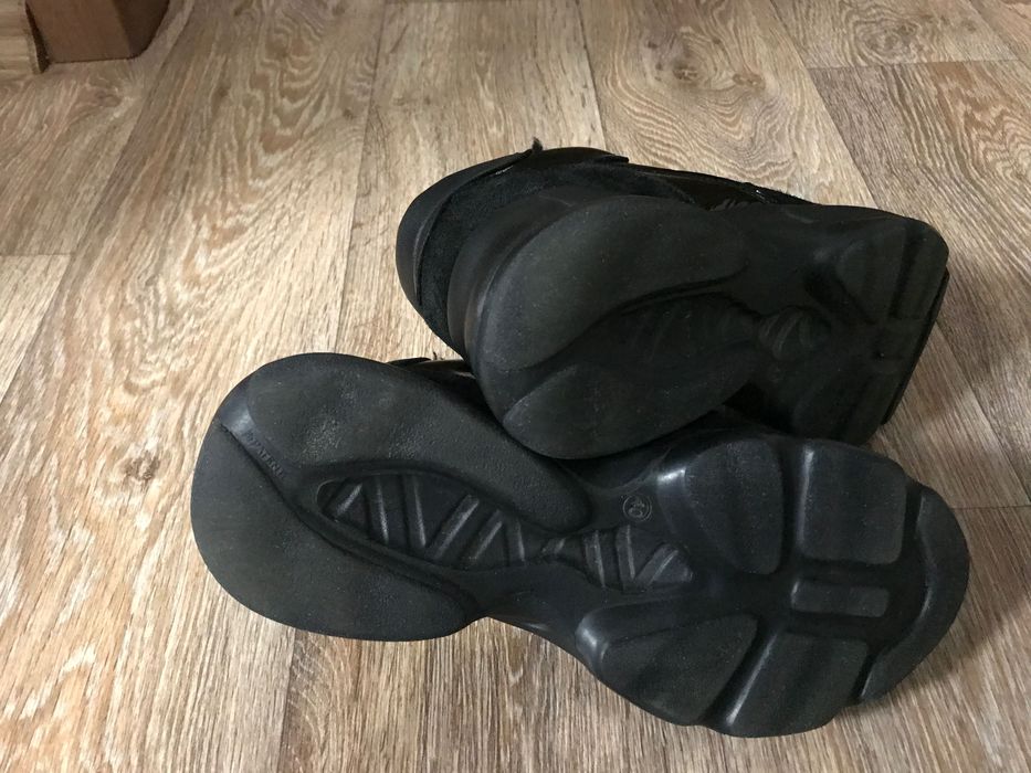 Кросівки жіночі зимові