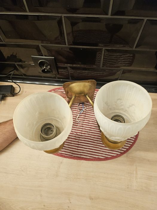 Stary komplet lamp PRL/Vintage – Żyrandol 5-ramienny + Kinkiet 2-płomienny | Mosiądz i Ceramika