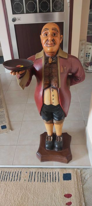 Bonecos de madeira de  1 metro de altura