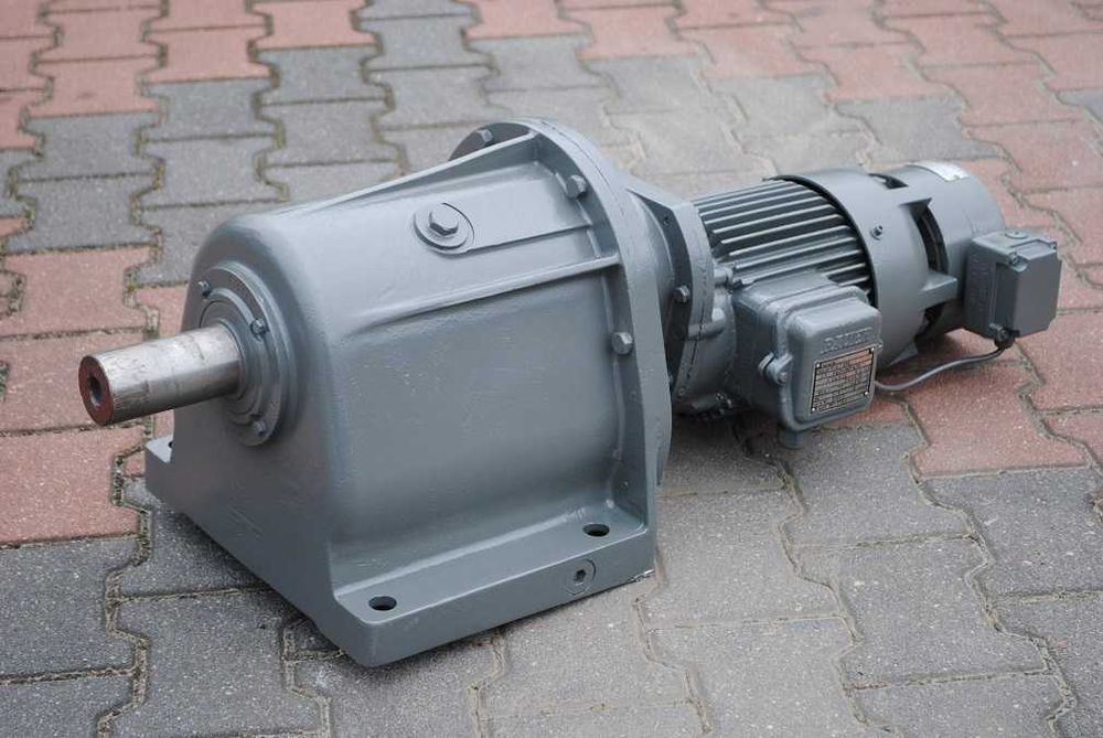 Motoreduktor 2.2kw. 17obr. z hamulcem, firmy BAUER