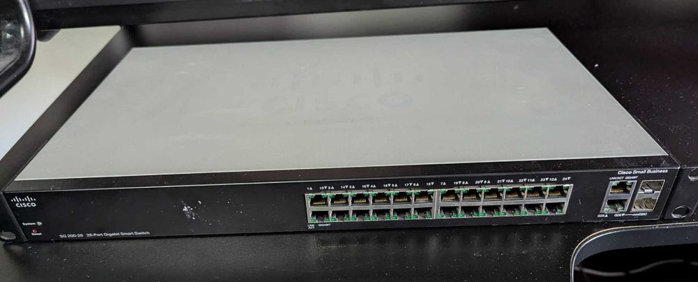 Cisco SG200-26 – 26 Portas Gigabit Smart Switch (Usado)