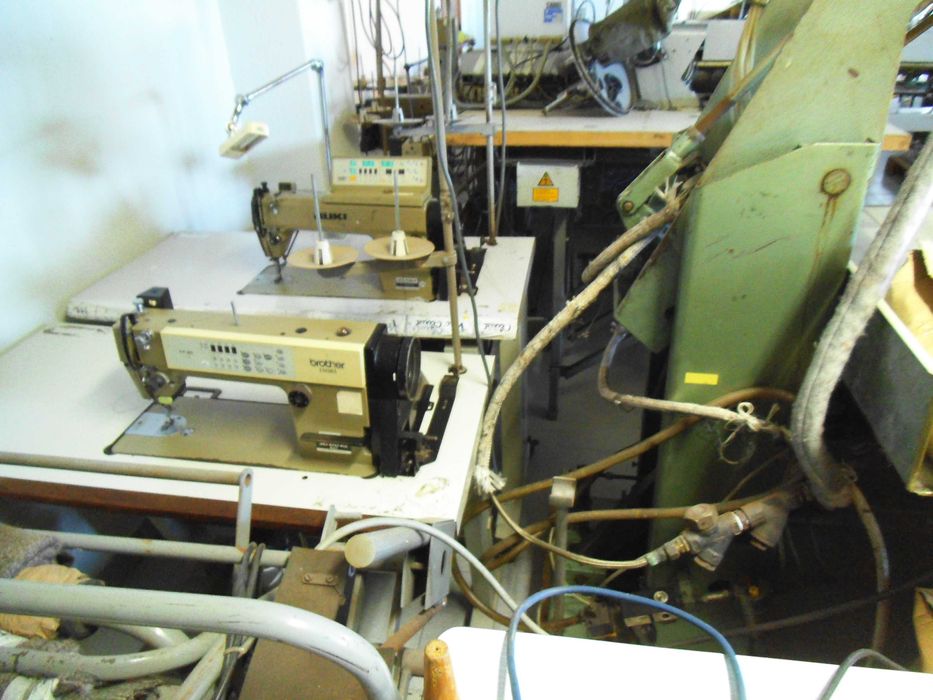 Máquinas de costura e prensas