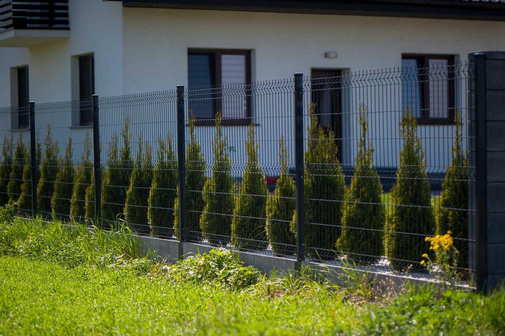 Ogrodzenie kompletne z siatki, siatka ogrodzeniowa