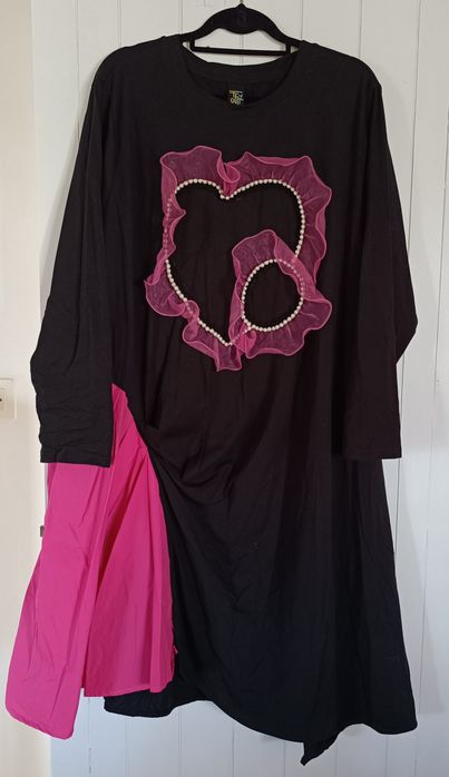 Elegante vestido preto e rosa da marca Fly, em algodão, novo . 
Aplica