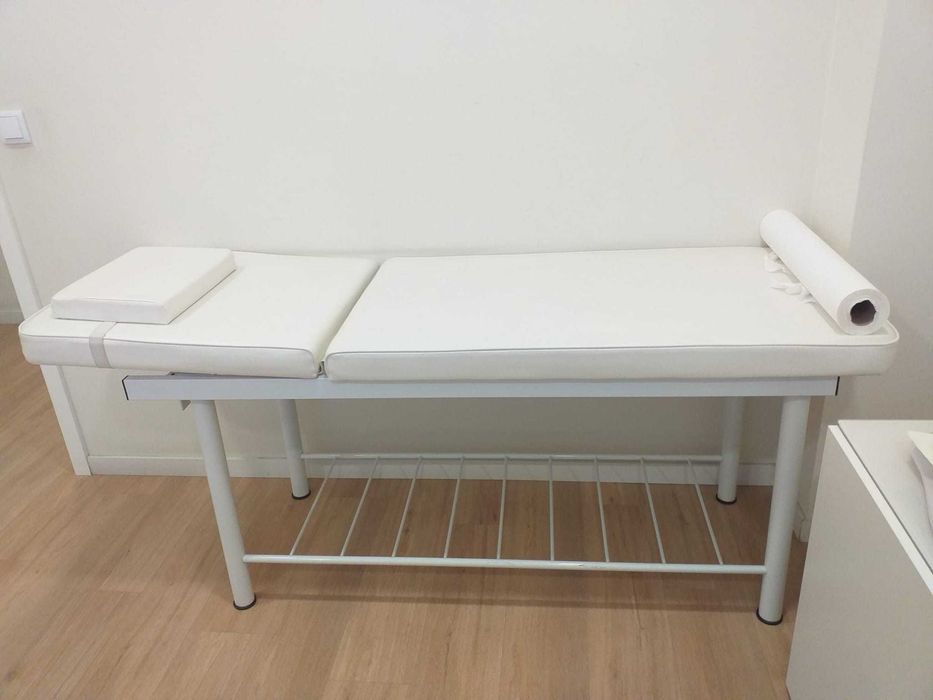 2 Marquesa fixas de madeira e 1 de aço cromado