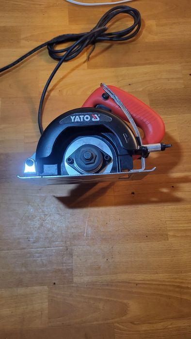 Przecinarka do gresu Yato YT-82159 1400 W