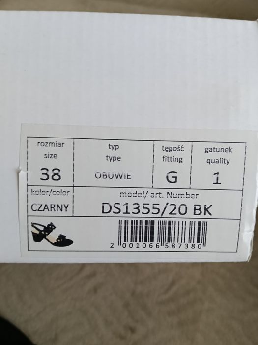 Czarne sandałki na klocku błyszczące