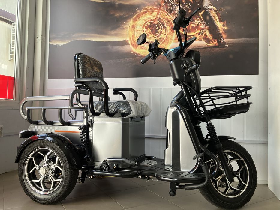 Електричний трицикл Forte Cargo WN1072