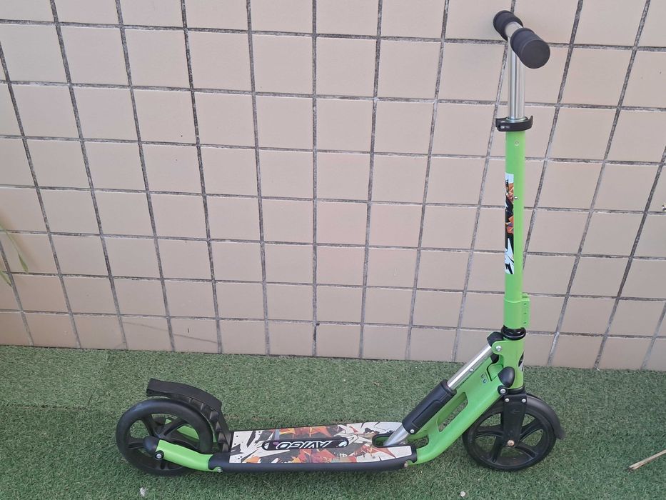 Trotinete de 2 rodas dobrável e ajustável + Capacete