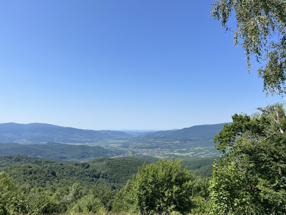 Здається будиночок. Баня і чан є на території