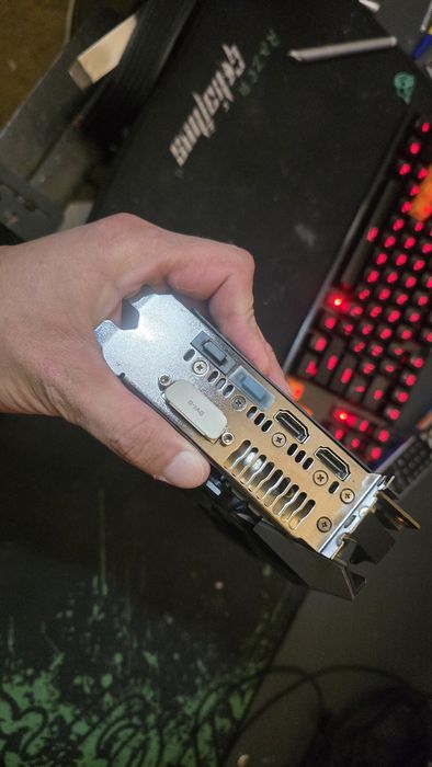 Nvidia  GTX1080ti  Asus strix