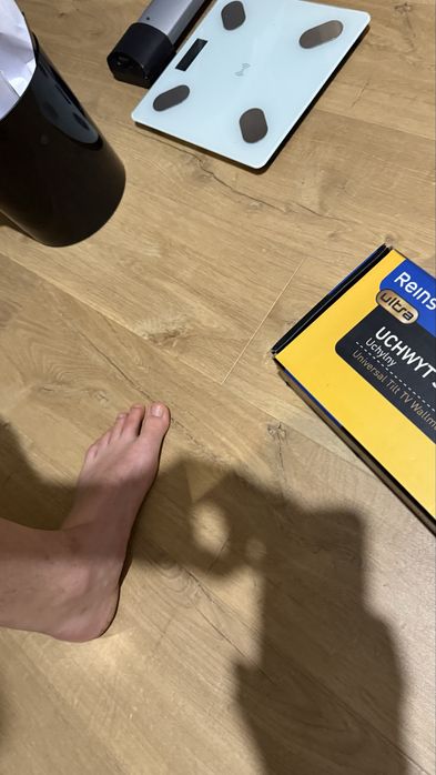 Wieszak Uchwyt na telewizor Reinston Ultra uchylny