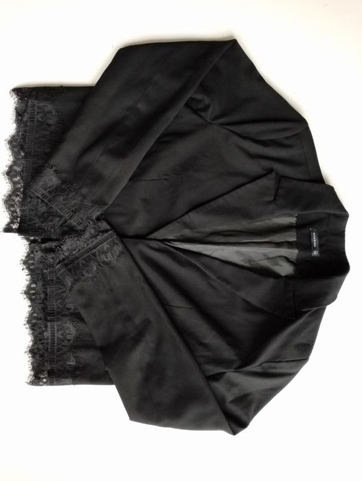 Żakiet marynarka czarna z koronką krótsza