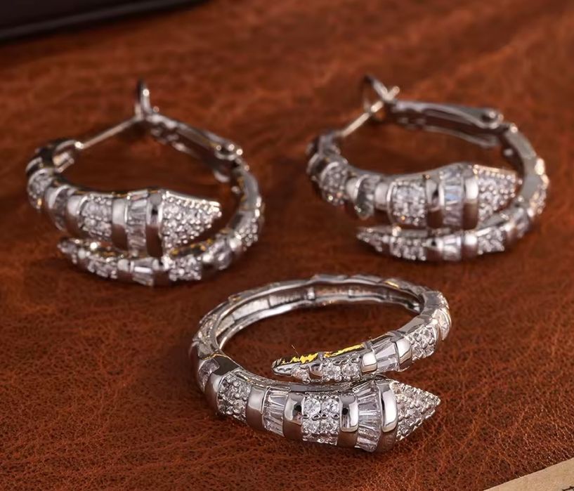 Кольца  серьги браслеты  Bulgari Serpenti Viper "Змея"