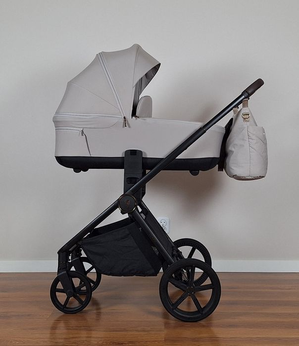 NAJNOWSZY MODEL  Venicci Claro . Wózek 4w1 z bazą isofix