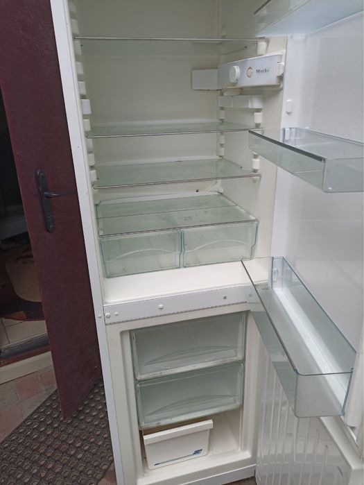 Холодильник Miele