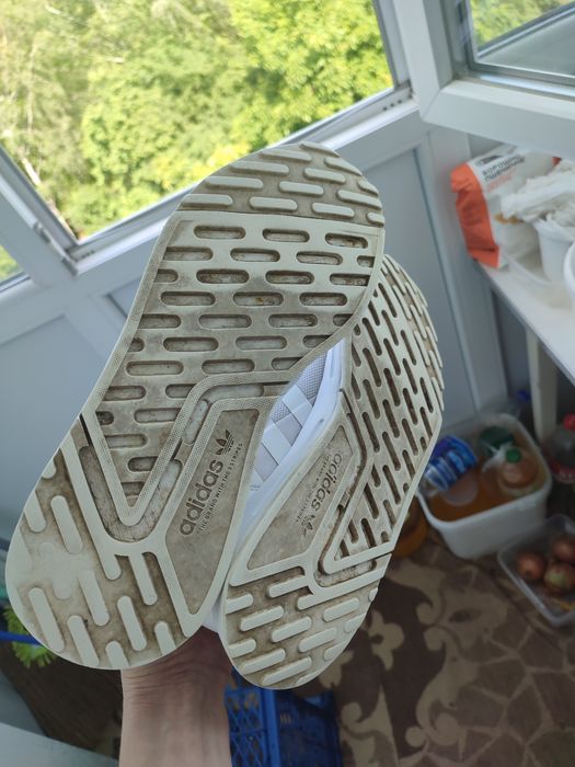 Adidas кросівки 44 розміру