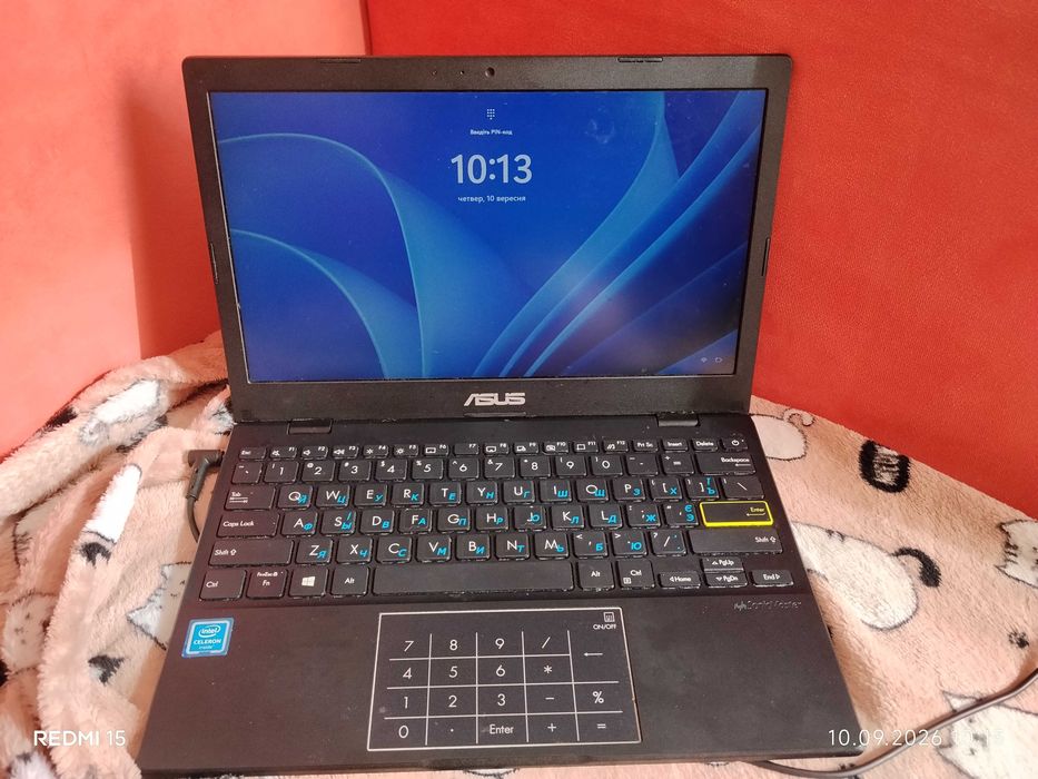 Ноутбук " Asus", Нет бук