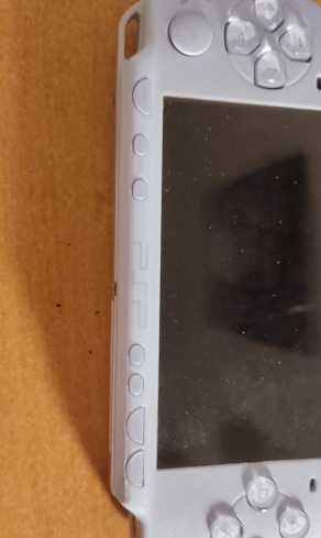 Sony PSP 3000 + чехол и зарядка