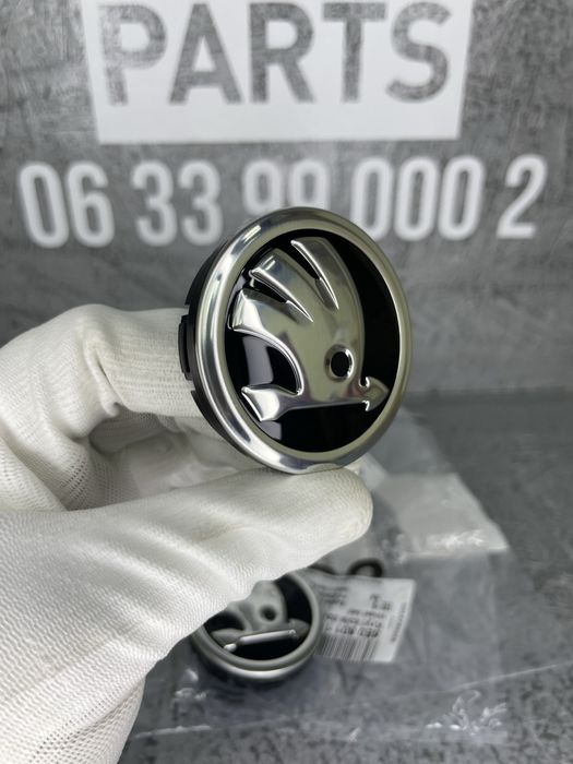 Комплект ковпачків ступиці Skoda Superb 3 / Octavia A7 5E0-601-151-FOD